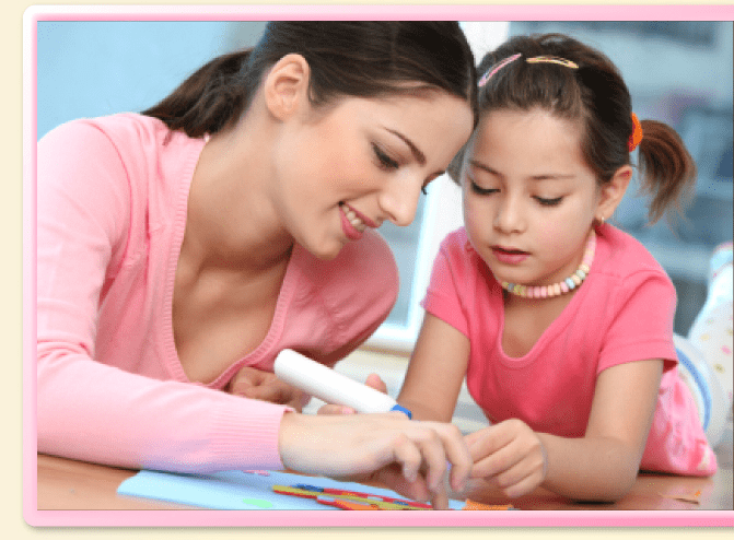 fille au pair avec un enfant